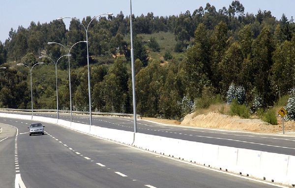 Construcción de Ductos Eléctricos y de Comunicación en Acceso Sur, Puerto Valparaíso