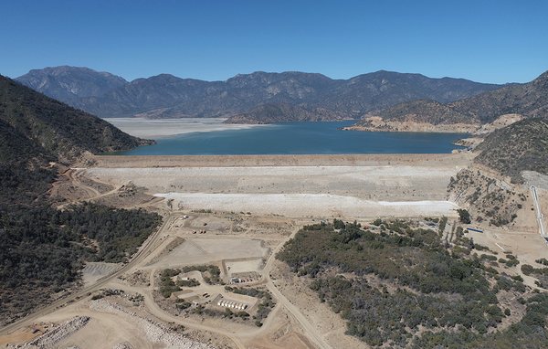 Obras captación y evacuación de aguas, Embalse Carén