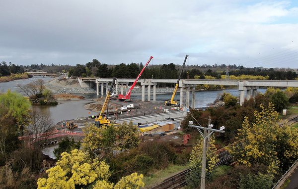 Construcción Nuevo Puente Cautín en Cajón