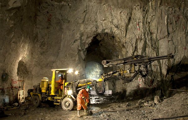 Servicios de Construcción de Túneles y Caverna Molienda y Flotación